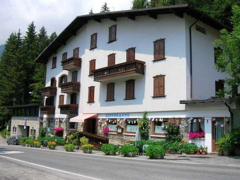 Hotel Spampatti Castione della Presolana Eksteriør billede